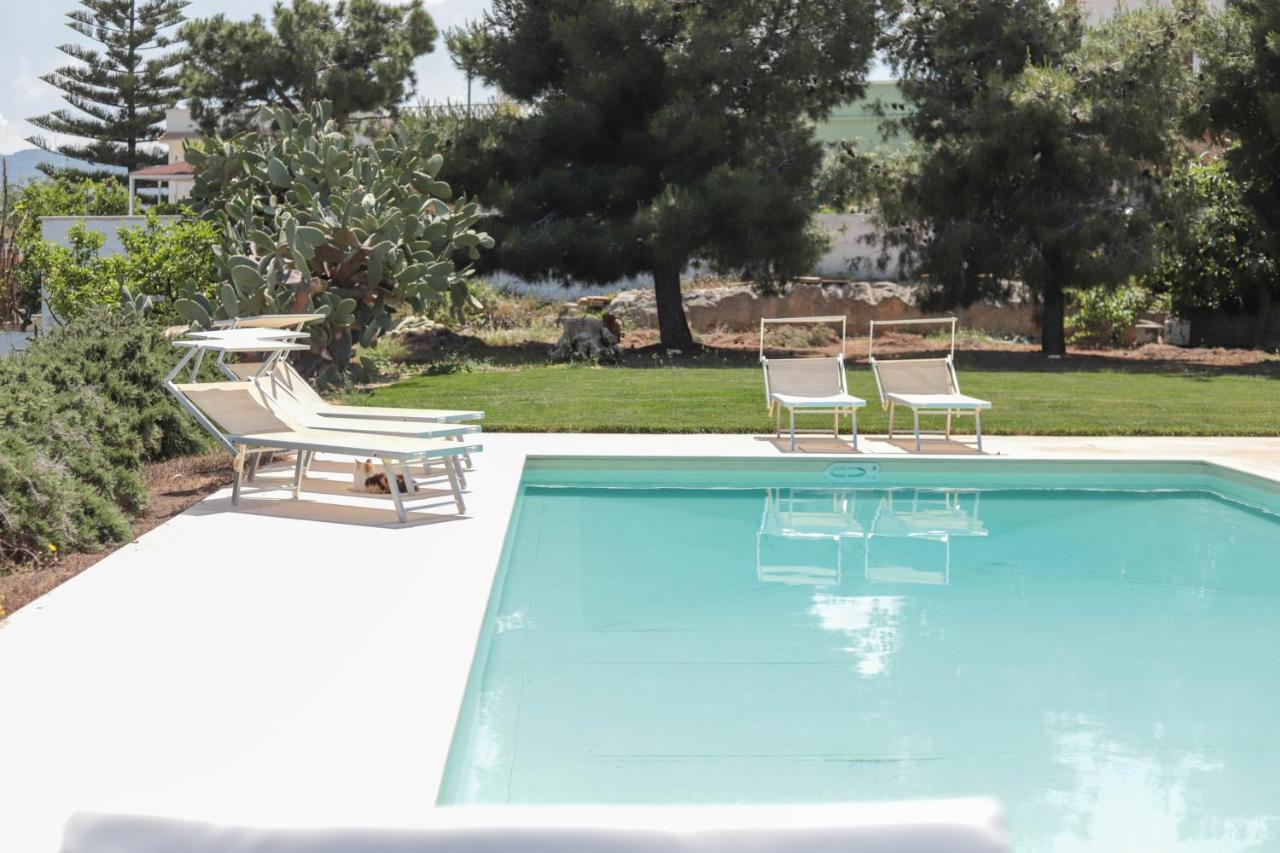 Villa Dyria Exclusive Swimming Pool Монополи Экстерьер фото